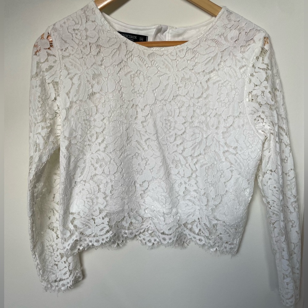 Lace, zip back, crop, white top